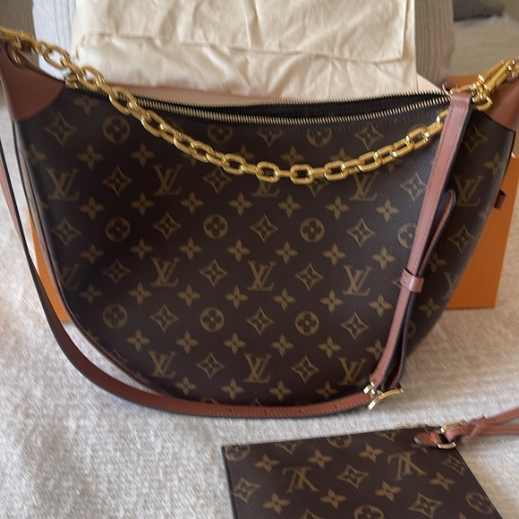 Louis Vuitton Loop Hobo - Picture 8 of 11